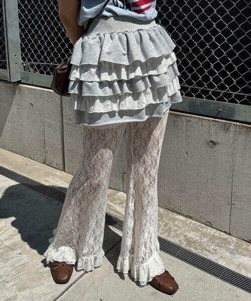 CIAOPANIC(チャオパニック)の「レースフレアレイヤードフリルパンツ(その他パンツ・レディース・ブラック/ホワイト/アイボリー・0/1)」の5枚目の写真