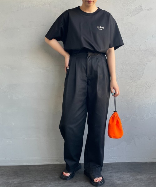 TATRAS（タトラス）の「[TATRAS/タトラス] NUNKI ブランド刺繍ロゴ ショートスリーブTシャツ（Tシャツ/カットソー・レディース・ブラック/ホワイト・1/2/3）」の15枚目の写真