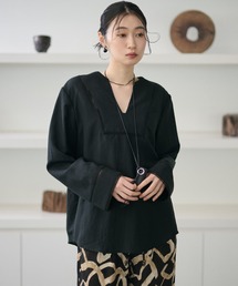 ladder lace V-neck blouse /ハシゴレースVネックブラウス