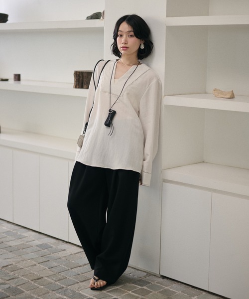 LAULEN（ローレン）の「ladder lace V-neck blouse /ハシゴレースVネックブラウス（シャツ/ブラウス・レディース・ブラック/ブラウン・FREE）」の4枚目の写真