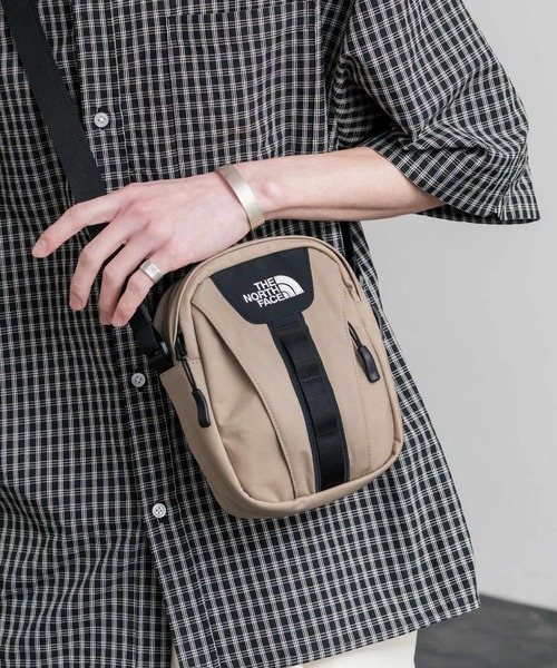 THE NORTH FACE(ザノースフェイス)の「THE NORTH FACE ザ・ノースフェイス BIG SHOT CROSS BAG ワンポイントロゴ刺繍ショルダーバッグ(ショルダーバッグ・メンズ・ダークパープル/ダークベージュ/ブラック・FREE)」の9枚目の写真
