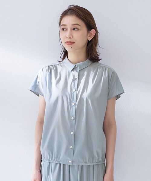 UNTITLED(アンタイトル)の「【セットアップ可/軽量/清涼感】ローンギャザーブラウス(シャツ/ブラウス・レディース・カーキ/サックスブルー/ダークブラウン・00/02/04/44/48/50)」の19枚目の写真
