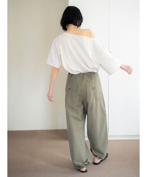 Ungrid（アングリッド）の「WAIPER別注 オフショルロゴTee（Tシャツ/カットソー・レディース・ライトグレー/ネイビー/イエロー・FREE）」の15枚目の写真