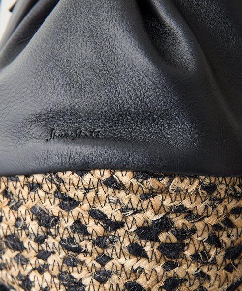 ear PAPILLONNER（イアパピヨネ）の「【Jhuri Shate （ジュリシャテ）】エッグバッグ（かごバッグ・レディース・ホワイト/ブラック・FREE）」の3枚目の写真