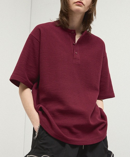 Alfred Alex(アルフレッドアレックス)の「【Alfred Alex】Waffle Henley Neck Tee / ワッフル ヘンリーネックTシャツ(Tシャツ/カットソー・メンズ・グレー/チャコールグレー/ブラック/カーキ系/プラム/ホワイト・M/L)」の6枚目の写真