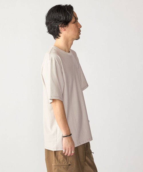 SHIPS(シップス)の「SHIPS:〈接触冷感/ 遮熱/ UVカット〉COVEROSS(R) フリーザー Tシャツ(Tシャツ/カットソー・メンズ・ネイビー/ホワイト/ライトグリーン/ブラウン/ライトグレー・MEDIUM/SMALL/X-LARGE/LARGE)」の7枚目の写真