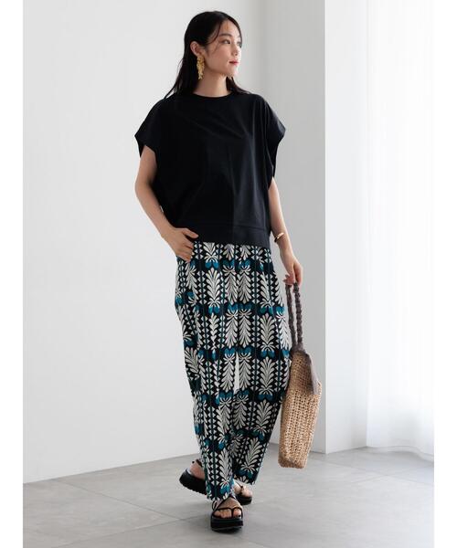 Te chichi（テチチ）の「【接触冷感/遮熱/吸水速乾】ショルダータックドルマンTシャツ（Tシャツ/カットソー・レディース・チャコールグレー/ブルー/オフホワイト/ブラック・F）」の7枚目の写真