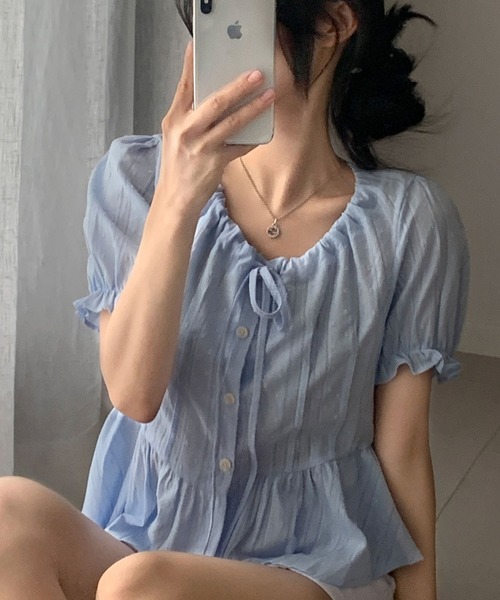 LAFFMO（ラフモ）の「パフスリーブギャザーリボンブラウス（Tシャツ/カットソー・レディース・ブルー/ベージュ/ホワイト・F）」の3枚目の写真