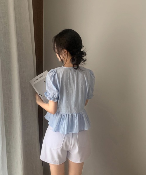 LAFFMO（ラフモ）の「パフスリーブギャザーリボンブラウス（Tシャツ/カットソー・レディース・ブルー/ベージュ/ホワイト・F）」の6枚目の写真