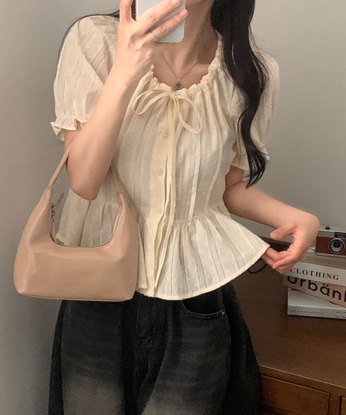 LAFFMO（ラフモ）の「パフスリーブギャザーリボンブラウス（Tシャツ/カットソー・レディース・ブルー/ベージュ/ホワイト・F）」の10枚目の写真