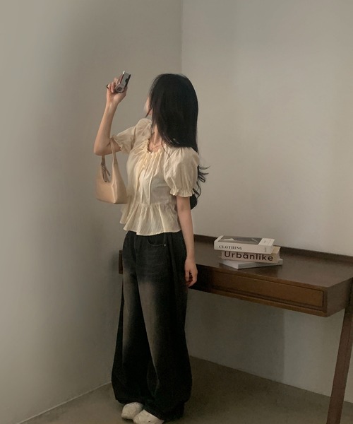 LAFFMO（ラフモ）の「パフスリーブギャザーリボンブラウス（Tシャツ/カットソー・レディース・ブルー/ベージュ/ホワイト・F）」の15枚目の写真