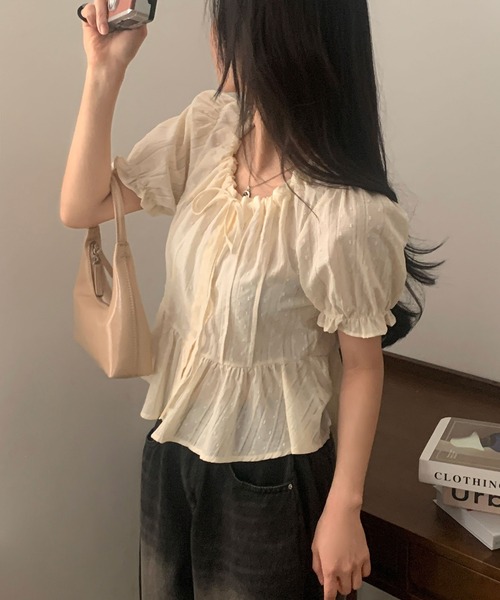 LAFFMO（ラフモ）の「パフスリーブギャザーリボンブラウス（Tシャツ/カットソー・レディース・ブルー/ベージュ/ホワイト・F）」の12枚目の写真