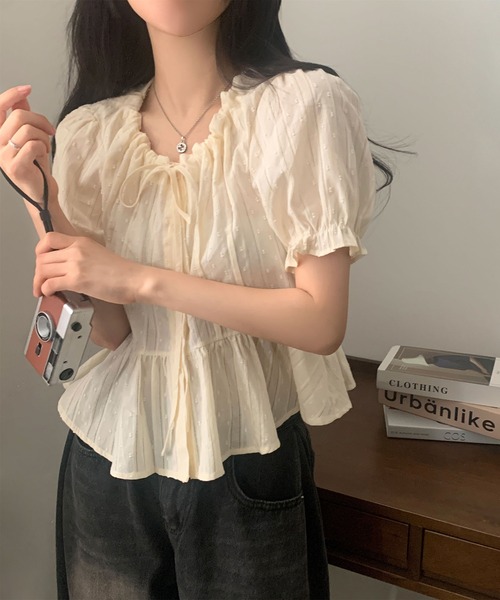 LAFFMO（ラフモ）の「パフスリーブギャザーリボンブラウス（Tシャツ/カットソー・レディース・ブルー/ベージュ/ホワイト・F）」の14枚目の写真