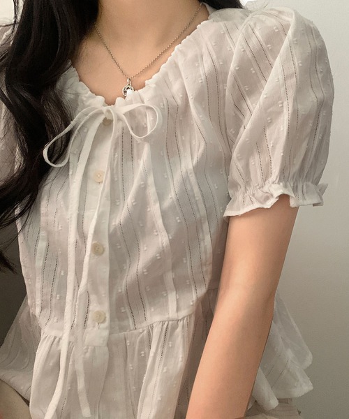 LAFFMO（ラフモ）の「パフスリーブギャザーリボンブラウス（Tシャツ/カットソー・レディース・ブルー/ベージュ/ホワイト・F）」の19枚目の写真