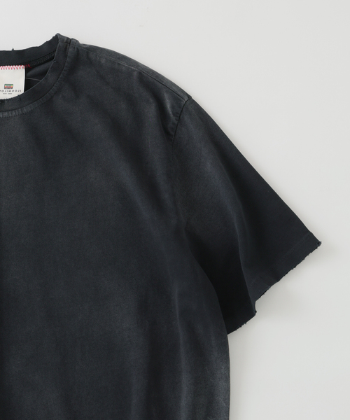 JOURNAL STANDARD relume（ジャーナルスタンダード　レリューム）の「MOOJI MOOJI / ム―ジ ム―ジ オーバー サイズ クロップ エイジド Tシャツ（Tシャツ/カットソー・メンズ・ダークグリーン/Red/ブラック/ダークパープル/Yellow/ブルー系その他・MEDIUM/LARGE）」の10枚目の写真