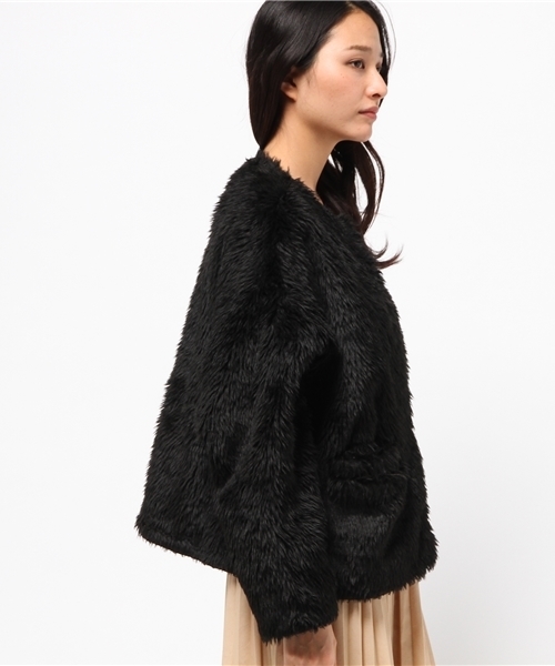 OUTLET(アウトレット)の「【IKUMI】FAKEFURJACKET(その他アウター・レディース・ブラック/ホワイト・FREE)」の4枚目の写真