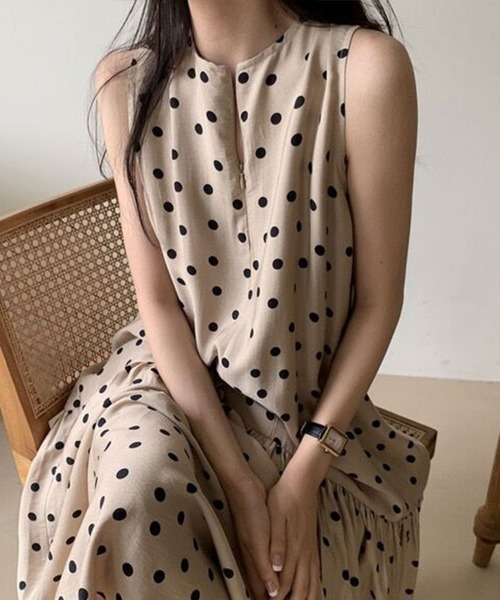 Flugge(フラッジー)の「ノースリーブドットロングワンピース(ワンピース・レディース・ブラック/ベージュ・MEDIUM/LARGE)」の2枚目の写真