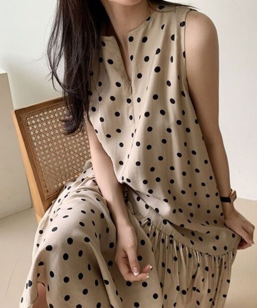 Flugge(フラッジー)の「ノースリーブドットロングワンピース(ワンピース・レディース・ブラック/ベージュ・MEDIUM/LARGE)」の7枚目の写真