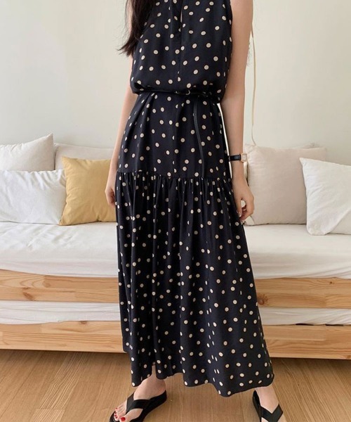 Flugge(フラッジー)の「ノースリーブドットロングワンピース(ワンピース・レディース・ブラック/ベージュ・MEDIUM/LARGE)」の9枚目の写真