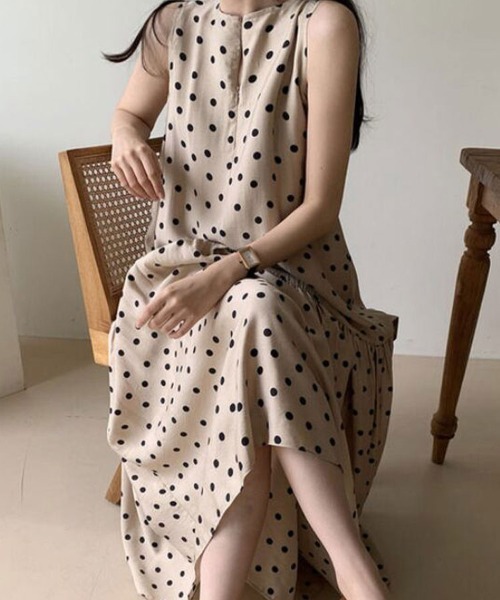 Flugge(フラッジー)の「ノースリーブドットロングワンピース(ワンピース・レディース・ブラック/ベージュ・MEDIUM/LARGE)」の12枚目の写真