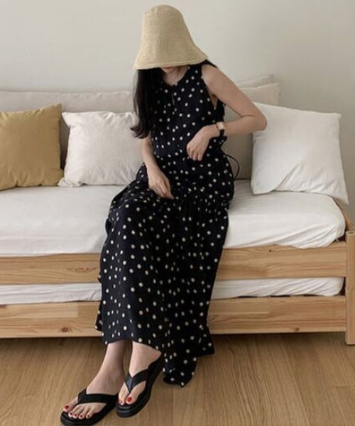 Flugge(フラッジー)の「ノースリーブドットロングワンピース(ワンピース・レディース・ブラック/ベージュ・MEDIUM/LARGE)」の13枚目の写真