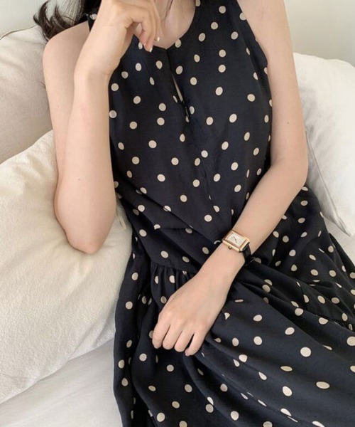Flugge(フラッジー)の「ノースリーブドットロングワンピース(ワンピース・レディース・ブラック/ベージュ・MEDIUM/LARGE)」の14枚目の写真