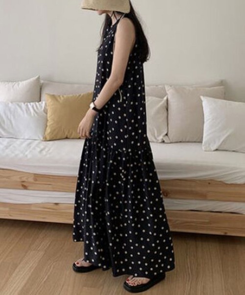 Flugge(フラッジー)の「ノースリーブドットロングワンピース(ワンピース・レディース・ブラック/ベージュ・MEDIUM/LARGE)」の15枚目の写真