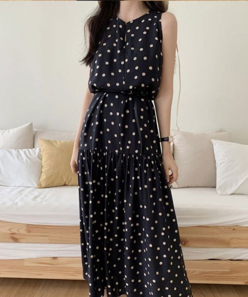 Flugge(フラッジー)の「ノースリーブドットロングワンピース(ワンピース・レディース・ブラック/ベージュ・MEDIUM/LARGE)」の19枚目の写真
