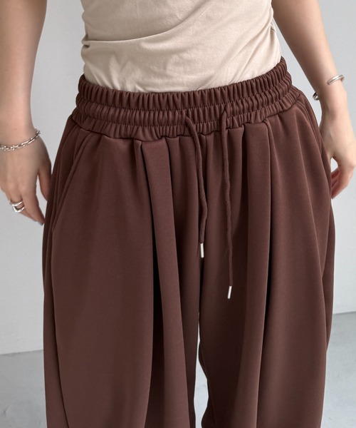 wee9s(ウィークス)の「super loose sweat pants / スーパールーズスウェットパンツ(スウェットパンツ・レディース・グレー/ブラック/ブラウン・FREE)」の5枚目の写真