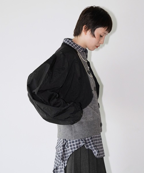 chuclla(チュクラ)の「ボリュームスリーブショートブルゾン chw26a032(ブルゾン・レディース・ホワイト/ブラック・FREE)」の13枚目の写真