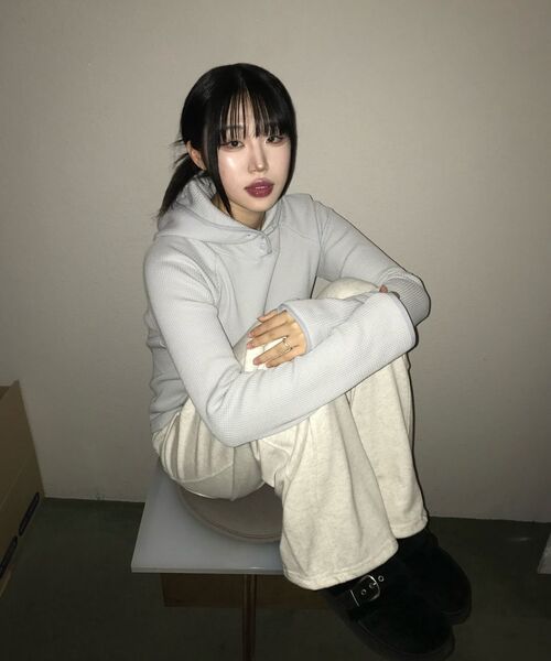 KHIHO(キホ)の「ネステルファースリッパブラック(サンダル・レディース・ブラック・23.5cm/23cm/24.5cm/24cm/25cm)」の11枚目の写真