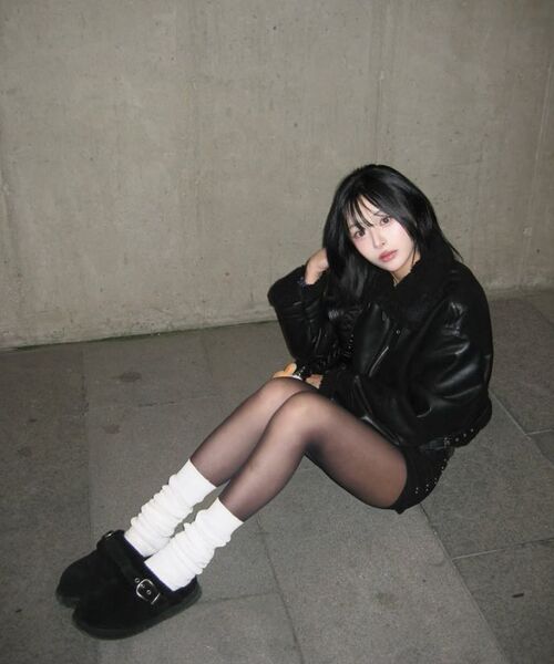 KHIHO(キホ)の「ネステルファースリッパブラック(サンダル・レディース・ブラック・23.5cm/23cm/24.5cm/24cm/25cm)」の13枚目の写真