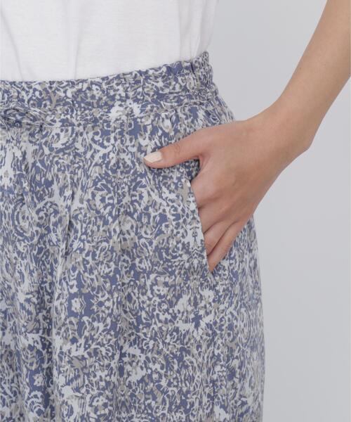human woman(ヒューマンウーマン)の「◆【ウォッシャブル】プリントイージーパンツ(その他パンツ・レディース・ブルー系その他3/ベージュ系その他3・MEDIUM)」の18枚目の写真