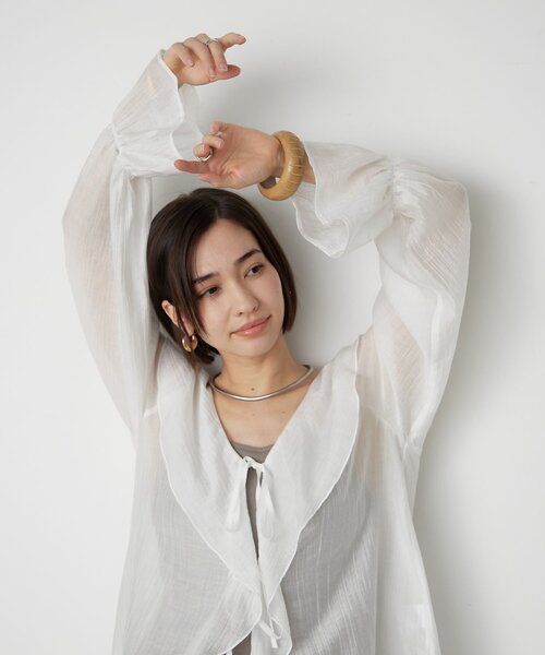 Remind me and forever(リマインドミーアンドフォーエバー)の「【@kana__18s】大人フリルブラウス(シャツ/ブラウス・レディース・オフホワイト/ブラック・FREE)」の7枚目の写真