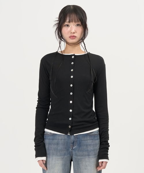 PEPLEE(ペプリー)の「Tencel Button Round Neck Cardigan (Black)(カーディガン/ボレロ・レディース・その他・OS)」の1枚目の写真
