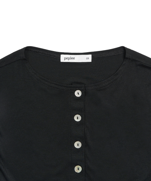 PEPLEE(ペプリー)の「Tencel Button Round Neck Cardigan (Black)(カーディガン/ボレロ・レディース・その他・OS)」の4枚目の写真
