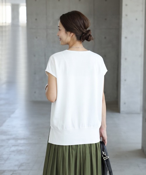 STYLE DELI（スタイルデリ）の「【selection】ハリ感スムースフレンチプルオーバー（Tシャツ/カットソー・レディース・ホワイト/レッド/グリーン・FREE）」の6枚目の写真
