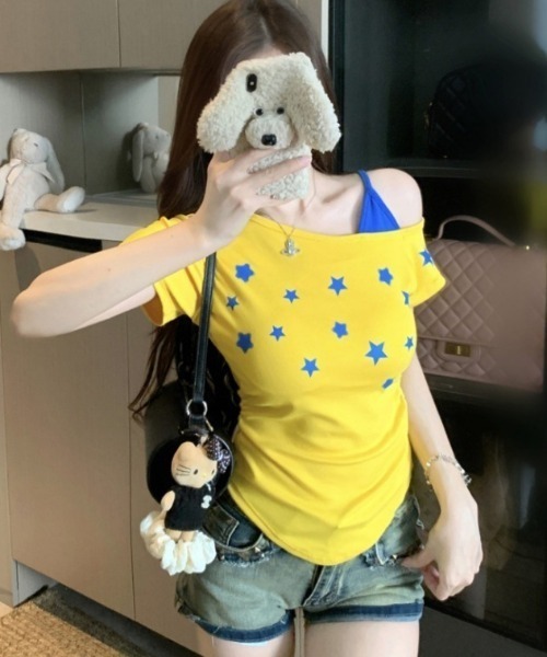Ritzy(リッツィー)の「キャミ×ワンショルダー星柄Tシャツ(Tシャツ/カットソー・レディース・ホワイト/イエロー/ブラック/グレー・FREE)」の4枚目の写真