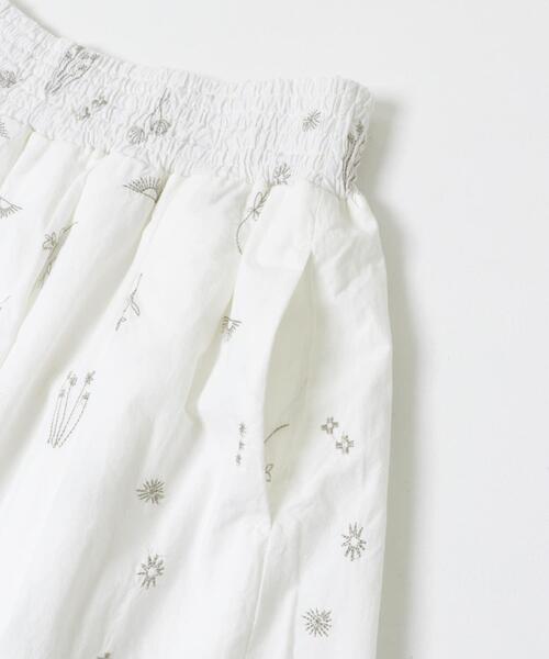 かぐれ(カグレ)の「ドローイング刺繍シャーリングスカート(スカート・レディース・ブラック/オフホワイト・FREE)」の17枚目の写真