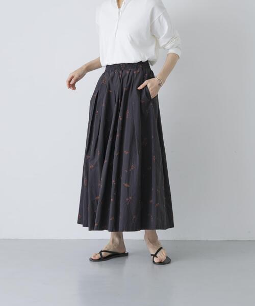 かぐれ(カグレ)の「ドローイング刺繍シャーリングスカート(スカート・レディース・ブラック/オフホワイト・FREE)」の21枚目の写真