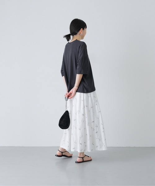 かぐれ(カグレ)の「ドローイング刺繍シャーリングスカート(スカート・レディース・ブラック/オフホワイト・FREE)」の11枚目の写真