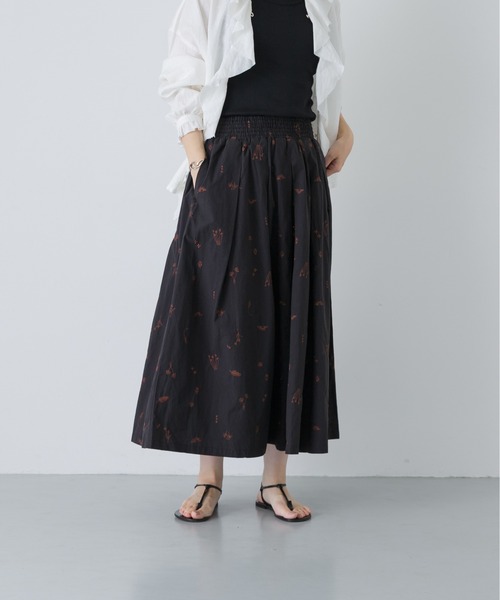 かぐれ(カグレ)の「ドローイング刺繍シャーリングスカート(スカート・レディース・ブラック/オフホワイト・FREE)」の15枚目の写真