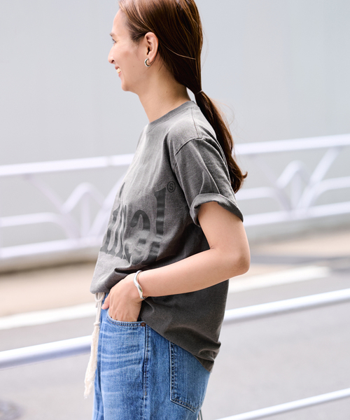 FRAMeWORK（フレームワーク）の「≪新色 / 追加≫STUDIO ANIMALS 別注Animals Letter Tシャツ（Tシャツ/カットソー・レディース・ネイビー/ブラウン/スミクロ・FREE）」の4枚目の写真