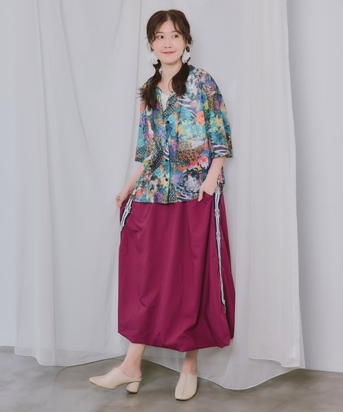 ScoLar(スカラー)の「162726:スカラー ポスターコラージュ柄or花ネコ柄シャツ(シャツ/ブラウス・レディース・ブラック/アイボリー・M)」の9枚目の写真