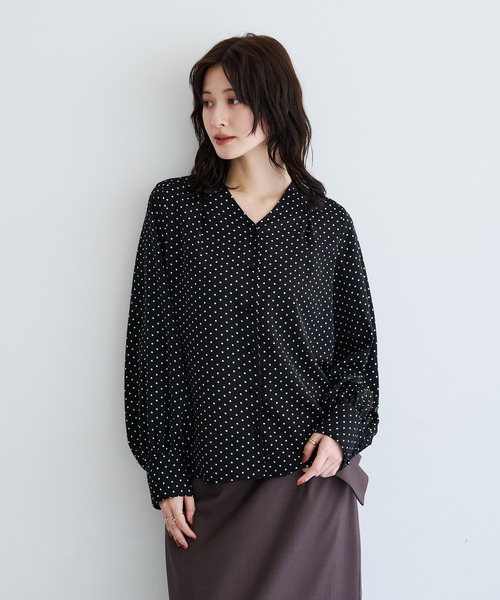 YECCA VECCA(イェッカヴェッカ)の「ドット柄レースボウタイ付きVネックブラウス(シャツ/ブラウス・レディース・ブラック/ブラウン・FREE)」の13枚目の写真