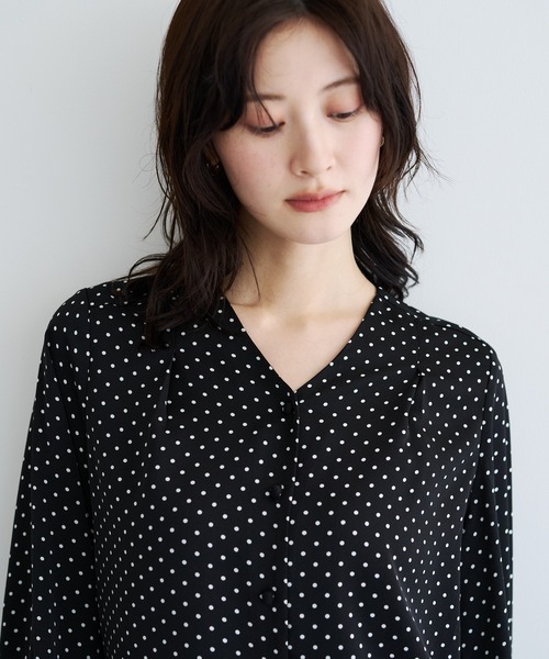 YECCA VECCA(イェッカヴェッカ)の「ドット柄レースボウタイ付きVネックブラウス(シャツ/ブラウス・レディース・ブラック/ブラウン・FREE)」の12枚目の写真