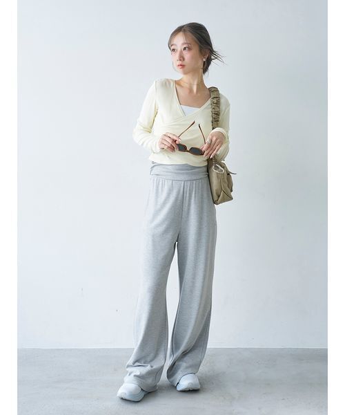 emmi(エミ)の「【W&T】ワイドイージーパンツ(その他パンツ・レディース・グレー/ブラック・0/1)」の1枚目の写真