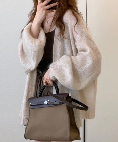 AMAJI(アマジ)の「バルーンスリーブ モヘア ロング ニットカーディガン(カーディガン/ボレロ・レディース・ブラウン/ブラック/ベージュ・FREE)」の5枚目の写真