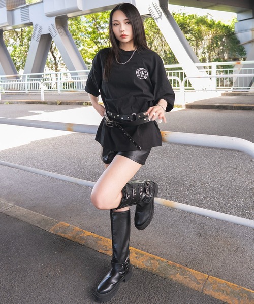 WEGO(ウィゴー)の「WEGO/【26年春夏新作】アクセ付きバーチカルロゴグラフィックT(Tシャツ/カットソー・メンズ・ブラック/ホワイト・LARGE/MEDIUM)」の5枚目の写真