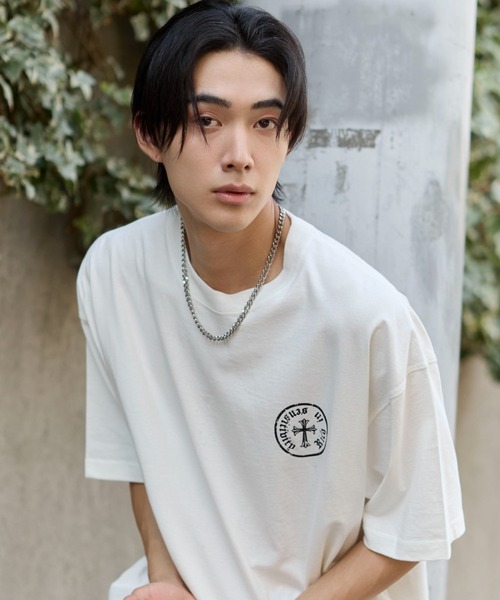WEGO(ウィゴー)の「WEGO/【26年春夏新作】アクセ付きバーチカルロゴグラフィックT(Tシャツ/カットソー・メンズ・ブラック/ホワイト・LARGE/MEDIUM)」の13枚目の写真